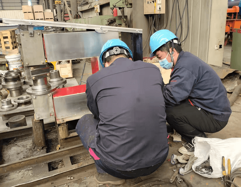 轴承加热器车间工人坦言：很难返乡