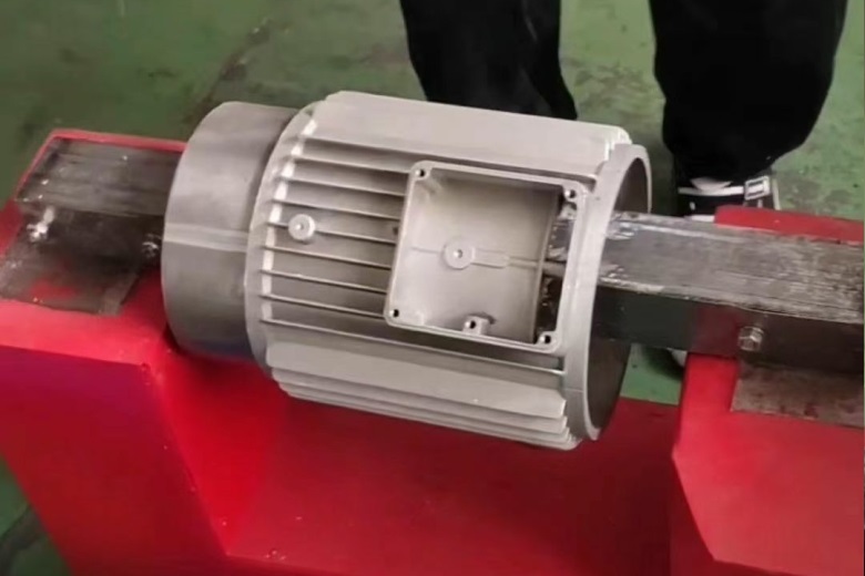 拆定子-定子退壳.jpg 拆定子-定子退壳.jpg