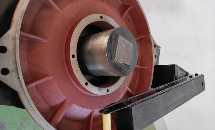 大电机端盖加热设备_常州状元电器.jpg 大电机端盖加热设备_常州状元电器.jpg