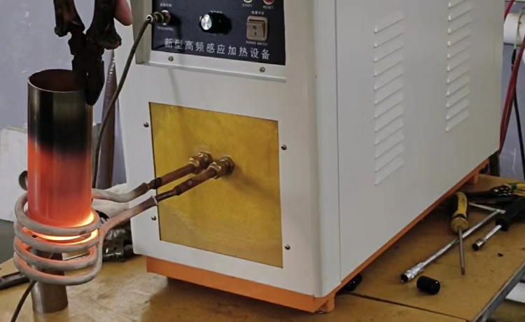 高频感应加热设备.jpg 高频感应加热设备.jpg
