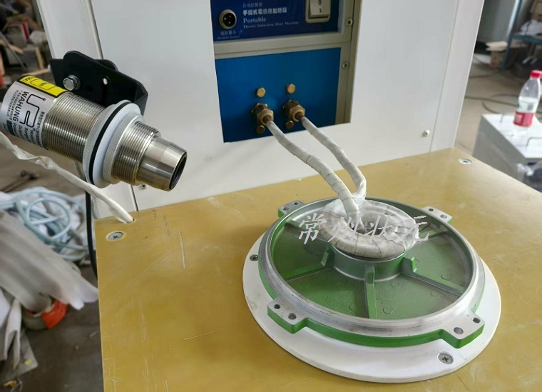 电机端盖加热.jpg 电机端盖加热.jpg